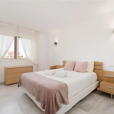 U-nique Benajarafe Lejlighed Marbella